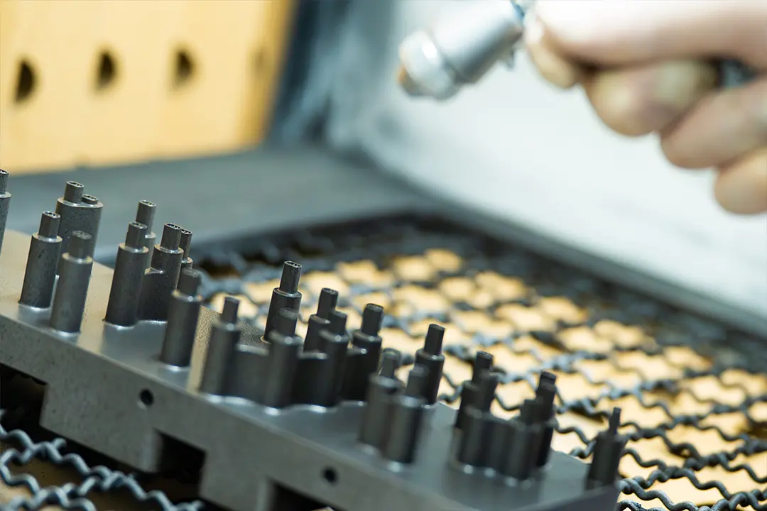 Aplicação industrial de revestimento na Flupol, imagem representativa do processo